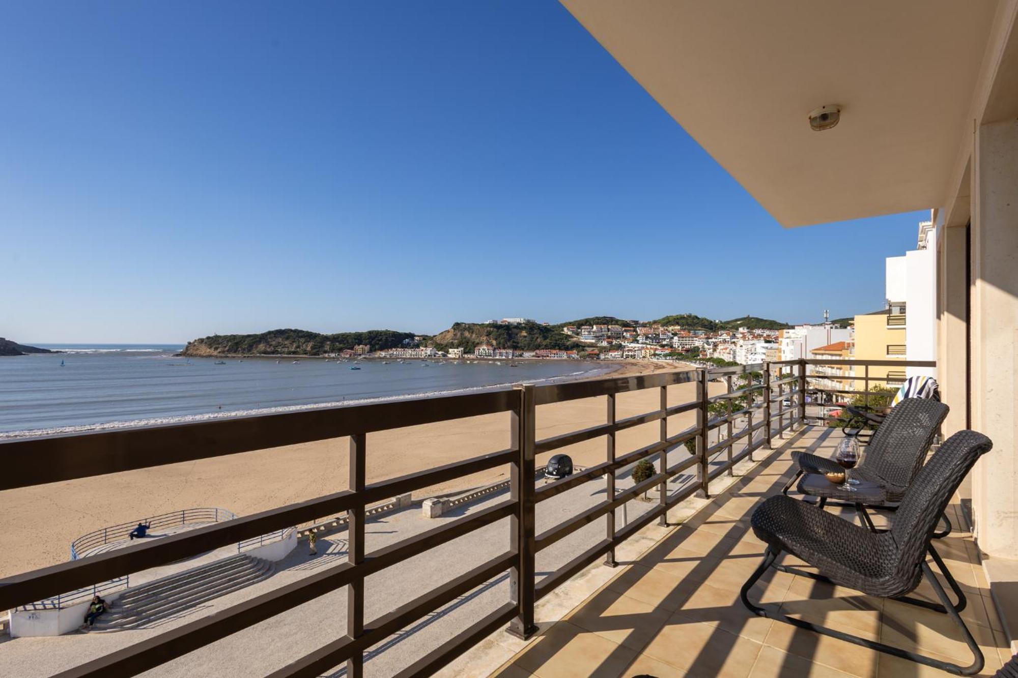 Beachfront 3Bdr Apt On Marginal Boulevard São Martinho do Porto Buitenkant foto