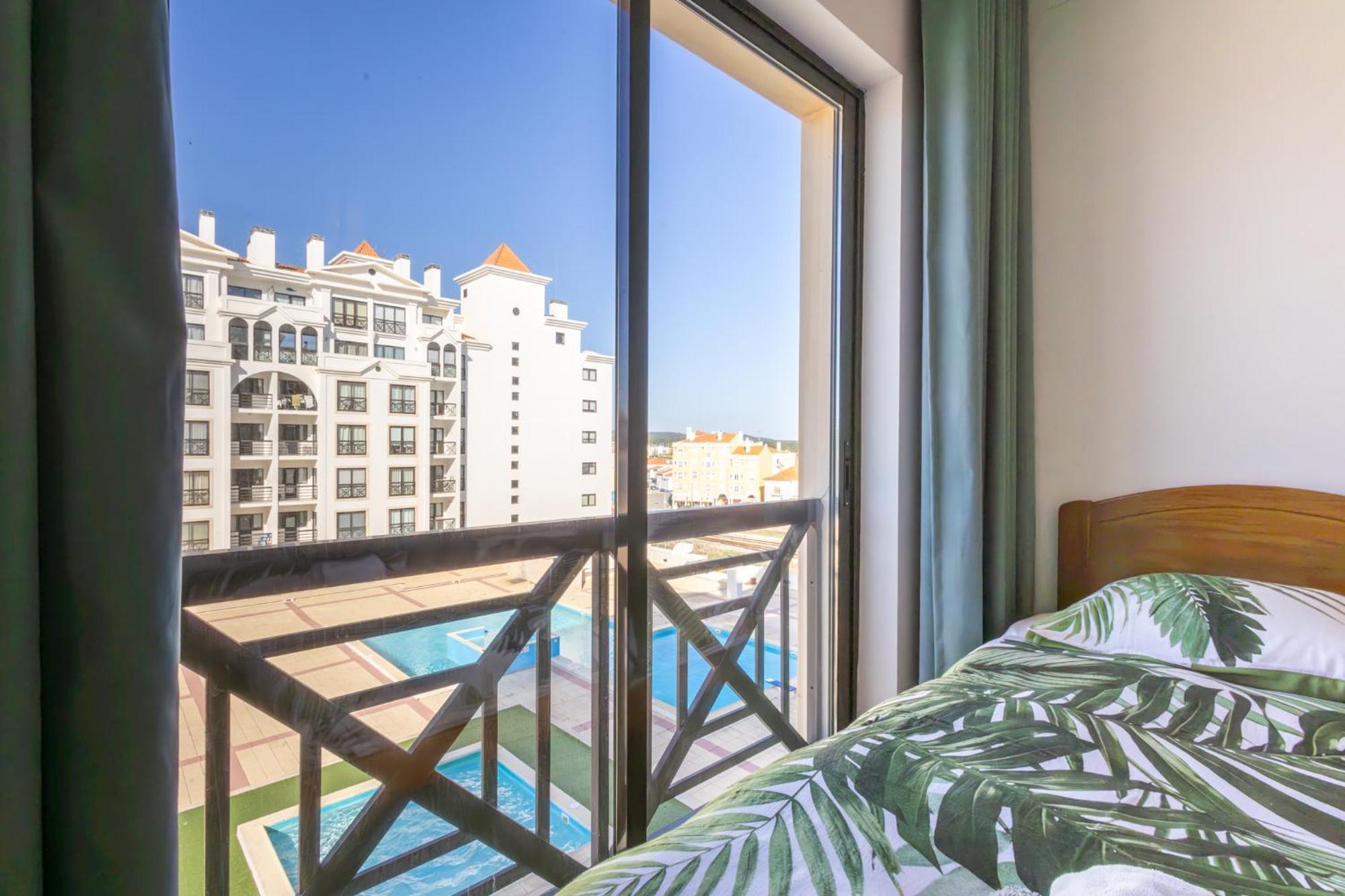 Beachfront 3Bdr Apt On Marginal Boulevard São Martinho do Porto Buitenkant foto