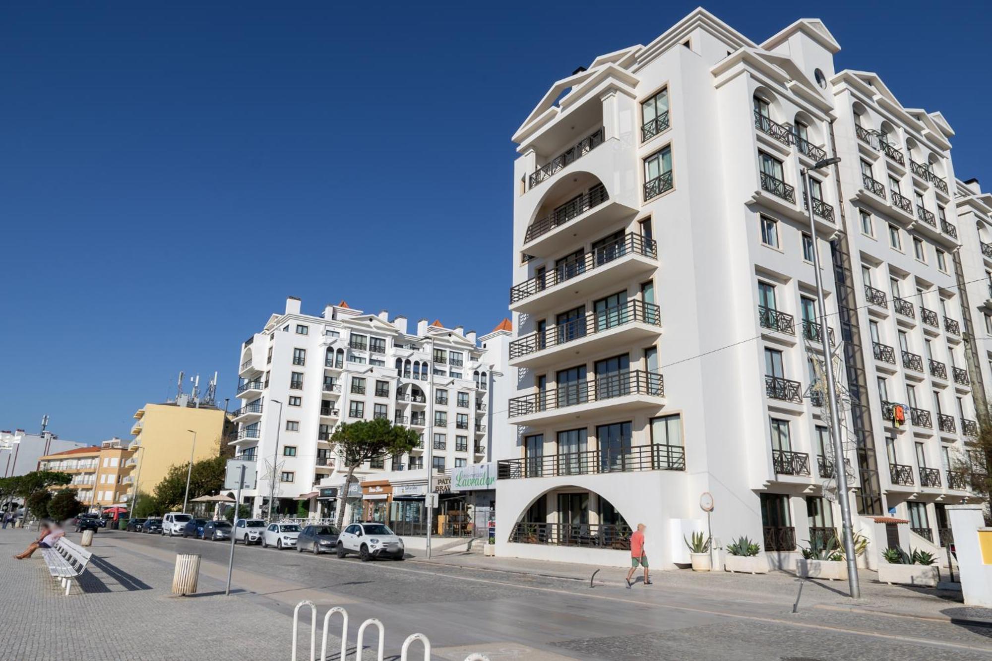 Beachfront 3Bdr Apt On Marginal Boulevard São Martinho do Porto Buitenkant foto